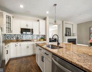 121 Copley Circle - Photo Thumbnail 18