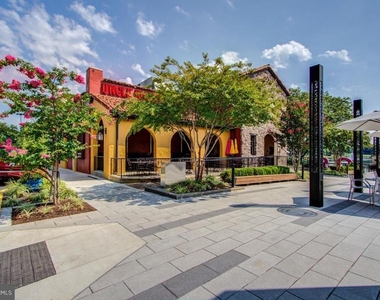 121 Copley Circle - Photo Thumbnail 57