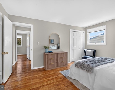 2112 Folkstone Road - Photo Thumbnail 12