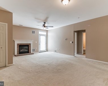1025 Simsbury Court - Photo Thumbnail 6