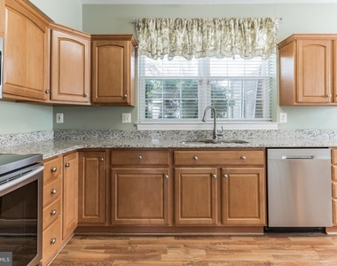 1025 Simsbury Court - Photo Thumbnail 3