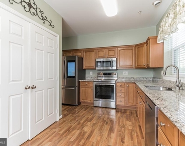 1025 Simsbury Court - Photo Thumbnail 2