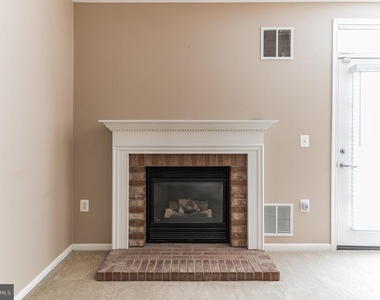 1025 Simsbury Court - Photo Thumbnail 8