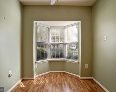 1025 Simsbury Court - Photo Thumbnail 5