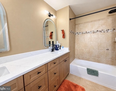3509 Fisher Hill Lane - Photo Thumbnail 18