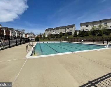 3509 Fisher Hill Lane - Photo Thumbnail 32