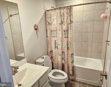 553 Levanna Lane - Photo Thumbnail 11