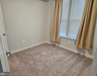 553 Levanna Lane - Photo Thumbnail 6