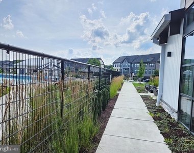 553 Levanna Lane - Photo Thumbnail 16