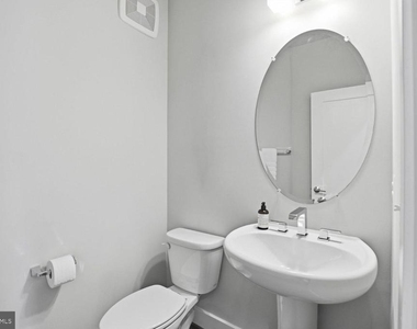 7209 Georgia Avenue Nw - Photo Thumbnail 7
