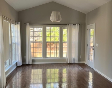 225 Mabley Place - Photo Thumbnail 5