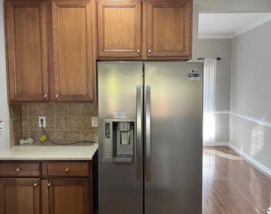 225 Mabley Place - Photo Thumbnail 7