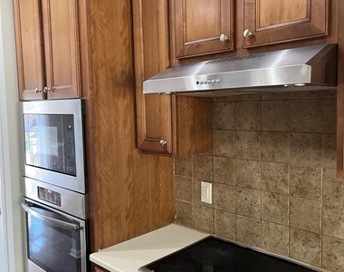 225 Mabley Place - Photo Thumbnail 9