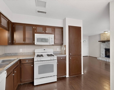 3312 Thomas Kincheon St - Photo Thumbnail 10