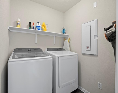 16004 Cessida St - Photo Thumbnail 29