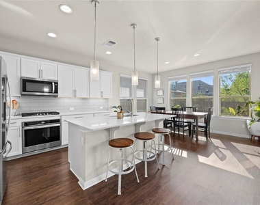 16004 Cessida St - Photo Thumbnail 17