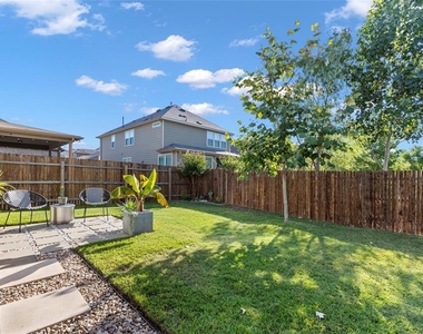 16004 Cessida St - Photo Thumbnail 4