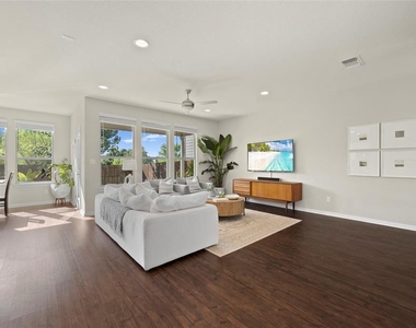 16004 Cessida St - Photo Thumbnail 16