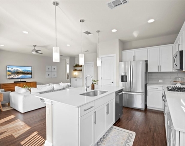 16004 Cessida St - Photo Thumbnail 19