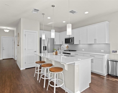 16004 Cessida St - Photo Thumbnail 21