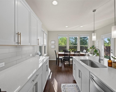 16004 Cessida St - Photo Thumbnail 22