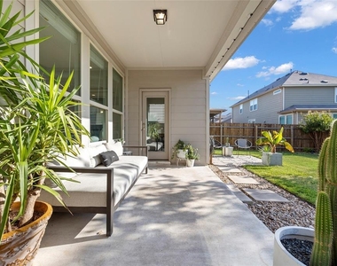 16004 Cessida St - Photo Thumbnail 7