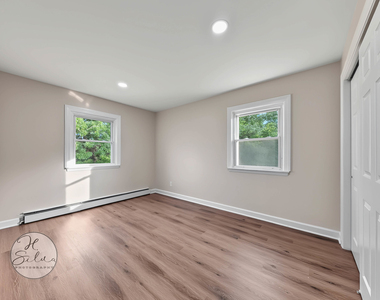 15 Arrowhead Drive - Photo Thumbnail 8