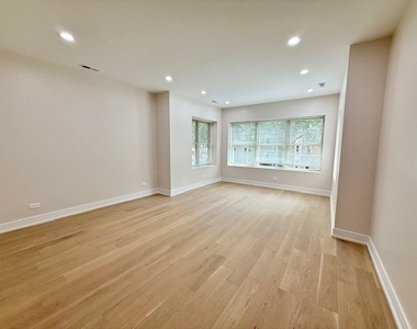 5852 N Artesian Avenue - Photo Thumbnail 1