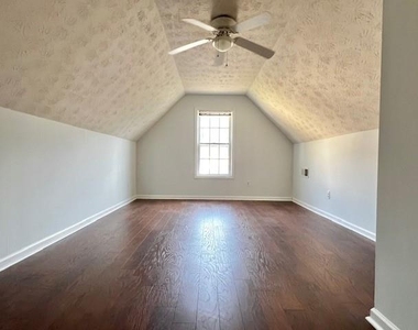 327 Lee Miller Drive - Photo Thumbnail 9