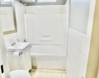 1019 Stratford Circle - Photo Thumbnail 5