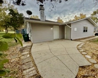 1019 Stratford Circle - Photo Thumbnail 7