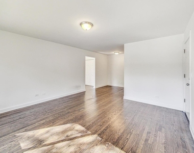 6000 N Winthrop Avenue - Photo Thumbnail 3