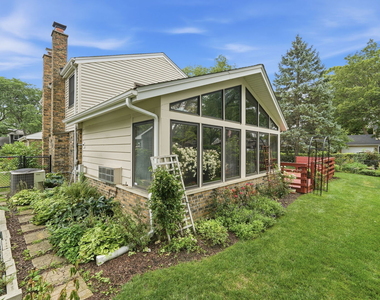 902 N Rohlwing Road - Photo Thumbnail 35