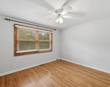 902 N Rohlwing Road - Photo Thumbnail 23