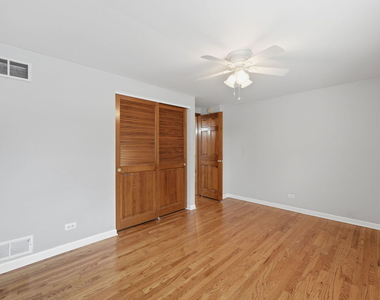 902 N Rohlwing Road - Photo Thumbnail 22