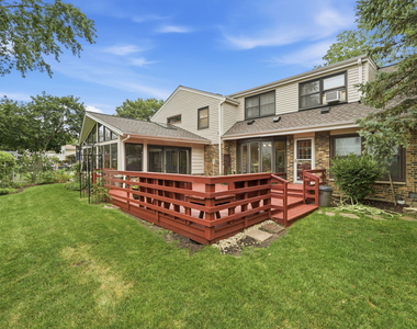 902 N Rohlwing Road - Photo Thumbnail 34