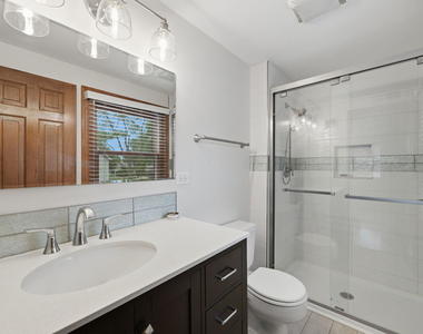 902 N Rohlwing Road - Photo Thumbnail 27