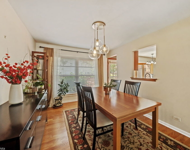 902 N Rohlwing Road - Photo Thumbnail 7