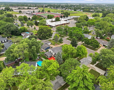 902 N Rohlwing Road - Photo Thumbnail 37