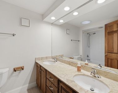 902 N Rohlwing Road - Photo Thumbnail 28