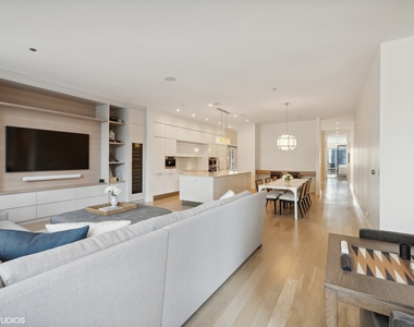 747 N Clark Street - Photo Thumbnail 9