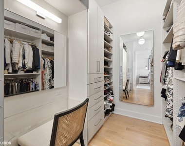 747 N Clark Street - Photo Thumbnail 22