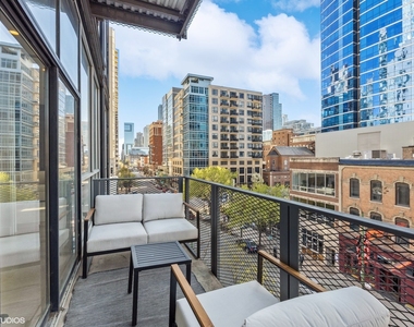747 N Clark Street - Photo Thumbnail 7