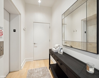 747 N Clark Street - Photo Thumbnail 14