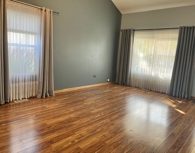 1005 Singer Avenue - Photo Thumbnail 1