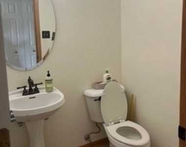 1005 Singer Avenue - Photo Thumbnail 16
