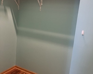 1005 Singer Avenue - Photo Thumbnail 14