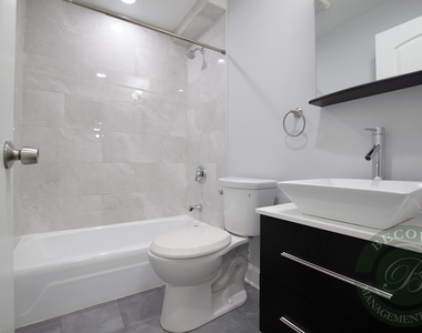6201 N Kenmore Avenue - Photo Thumbnail 7