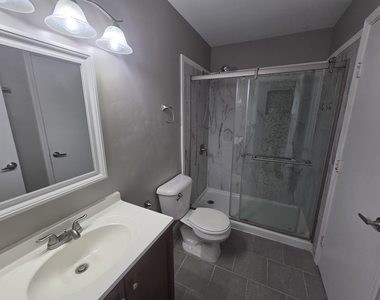 932 Manchester Court - Photo Thumbnail 8