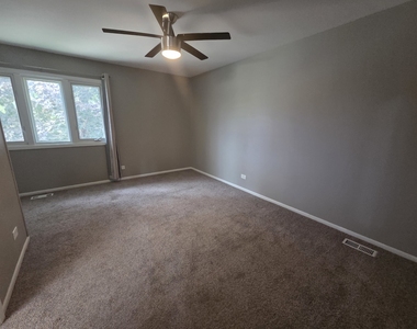 932 Manchester Court - Photo Thumbnail 10